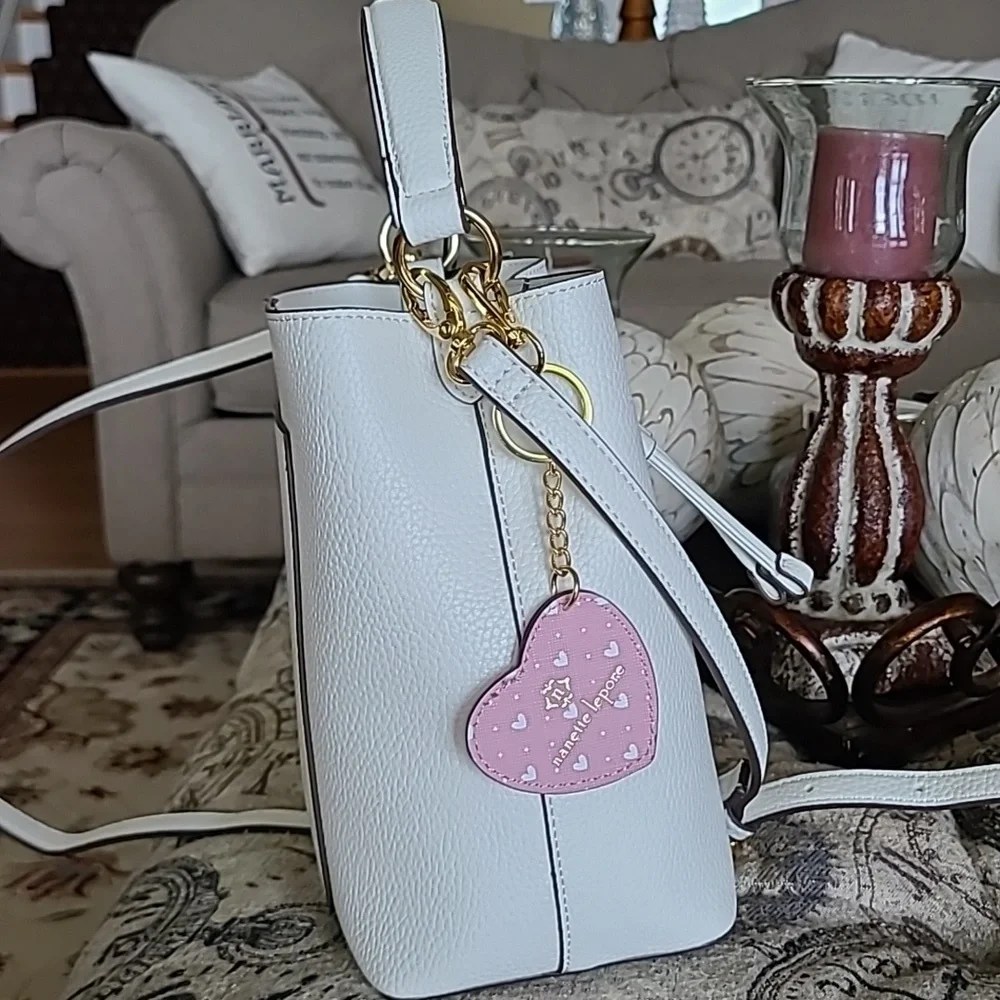 NWT Nanette Lepore White Loraine Bucket Bag with keyring mirror - Picture 6 of 8